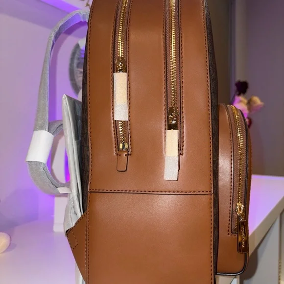 🏷️ NWT Michael Kors Jaycee MD Zip Pocket Backpack-Brown Signature MK Logo Luxe - Picture 3 of 15